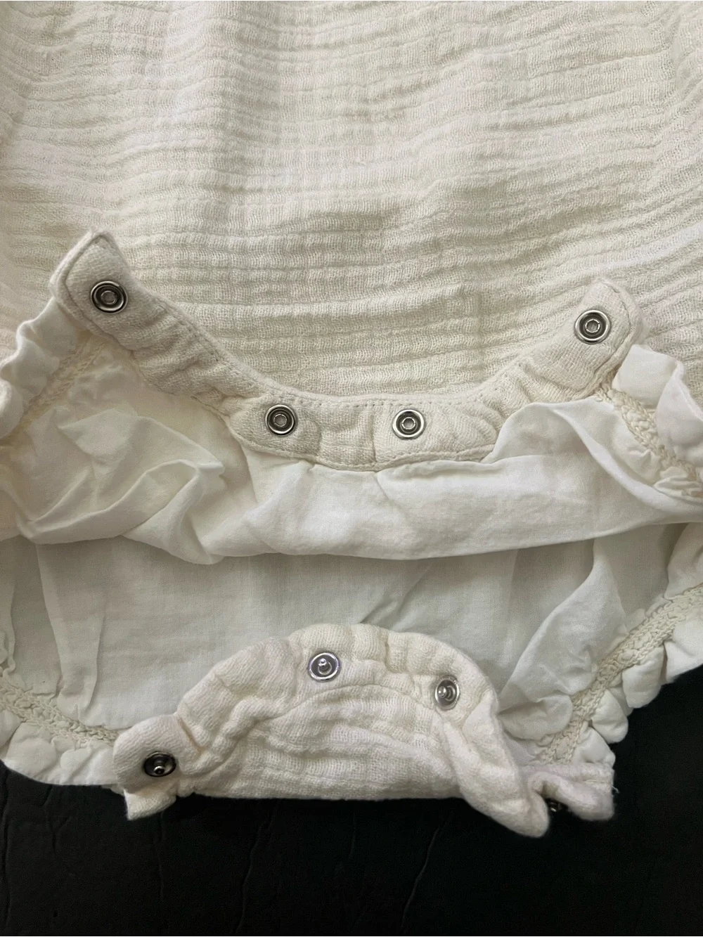 18-24m Old Navy toddler Cream Bubble Romper with Pink Floral Embroidery